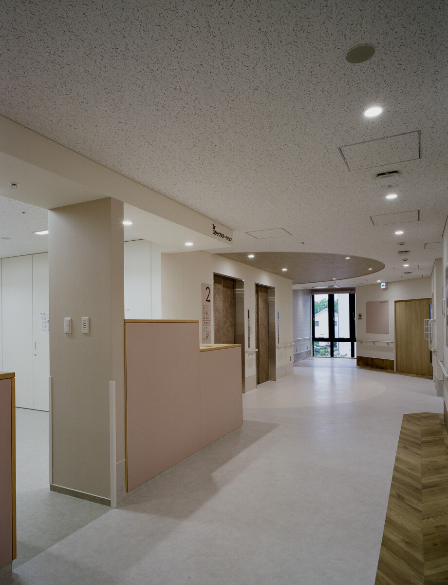 病棟EVホール